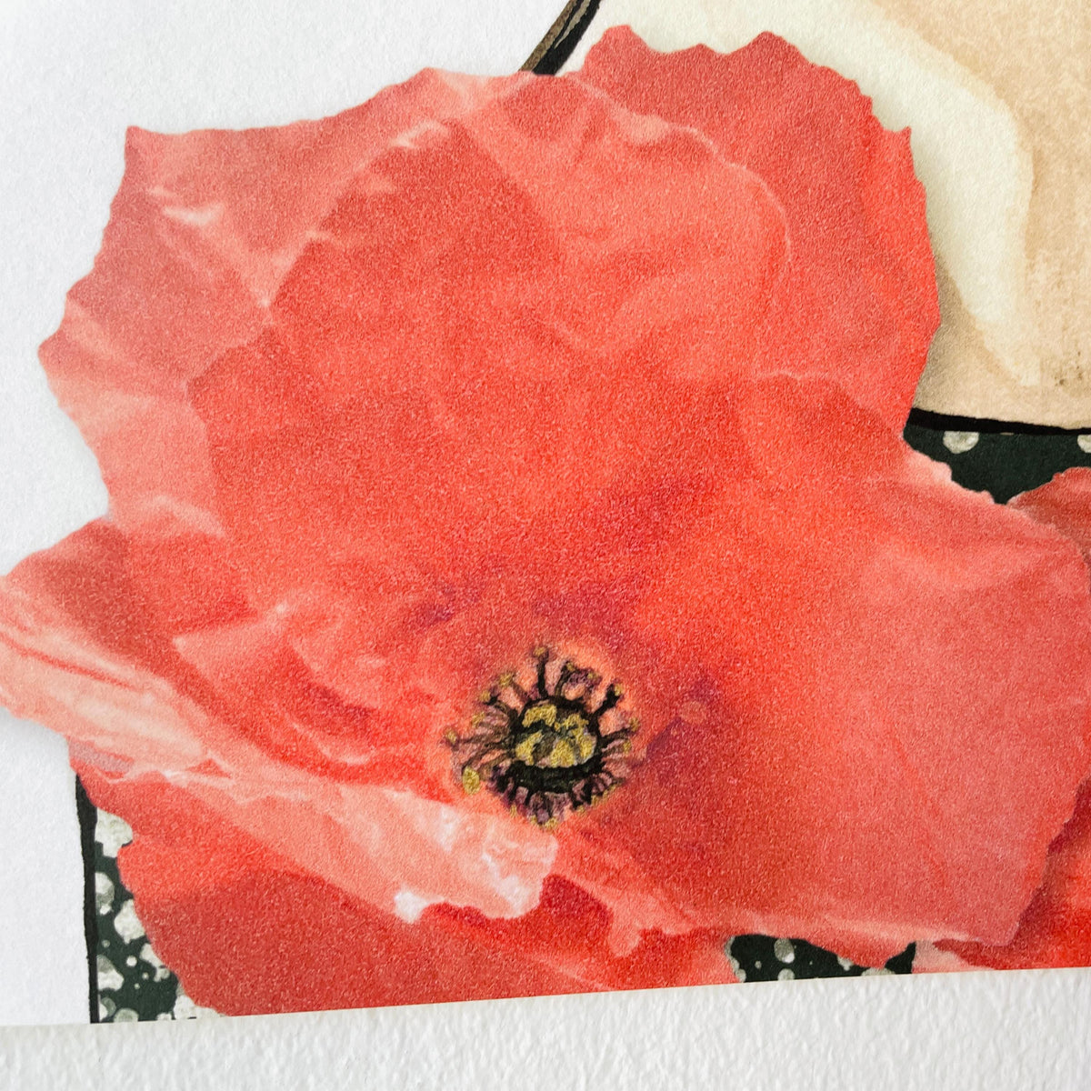 Frau mit roten Blumen – Ansicht 4